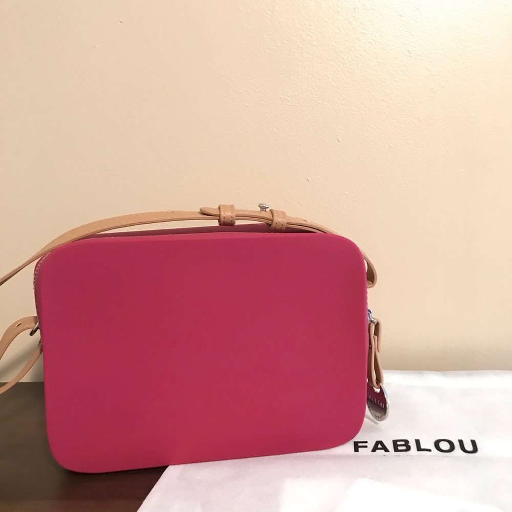 Fablou Carrie Crossbody in Raspberry